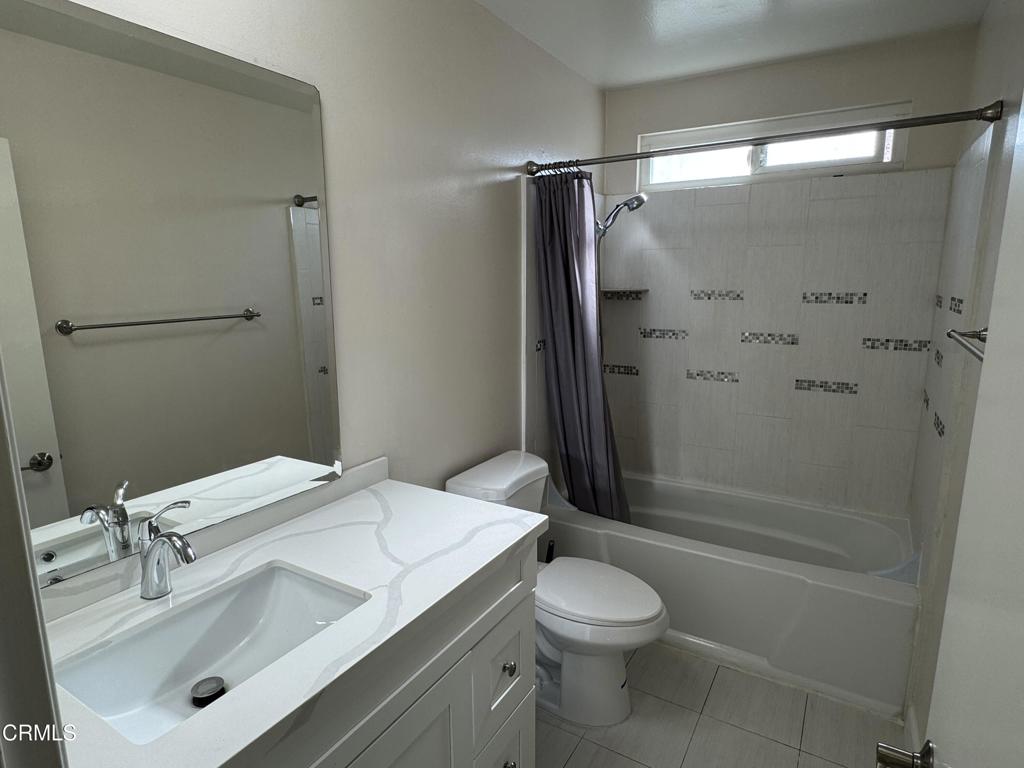 327 E Live Oak Street 17