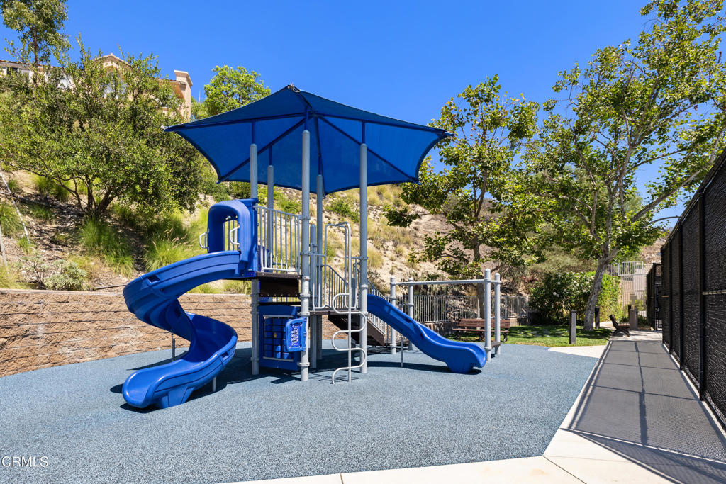 989 Calle La Primavera