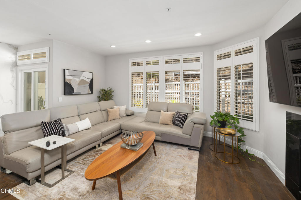 989 Calle La Primavera