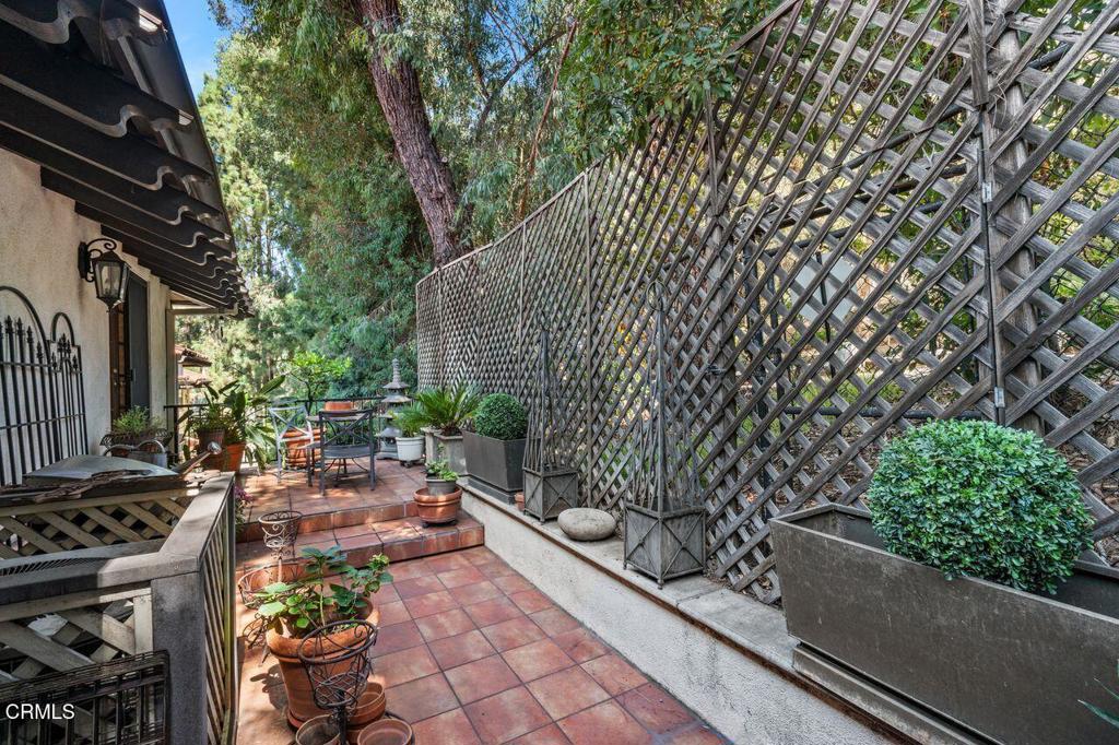 70 N Arroyo Boulevard