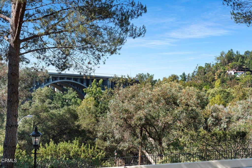 70 N Arroyo Boulevard