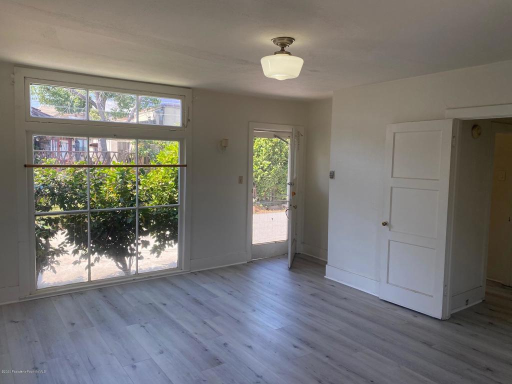 111 1/2 N Bonnie Avenue