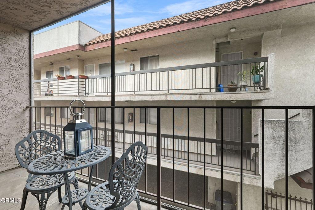 366 W California Avenue 6