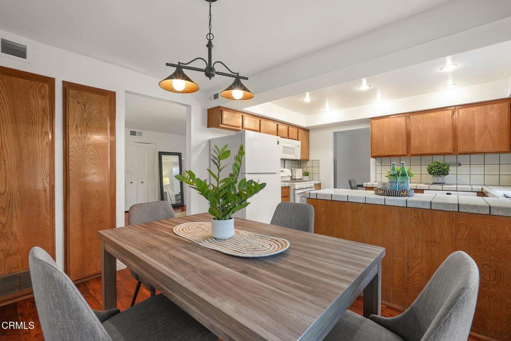 366 W California Avenue 6