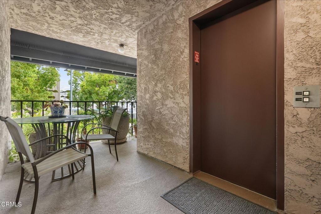 366 W California Avenue 6