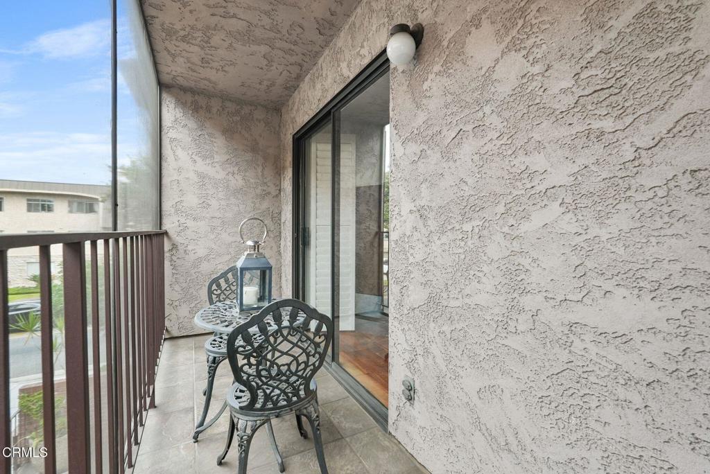 366 W California Avenue 6