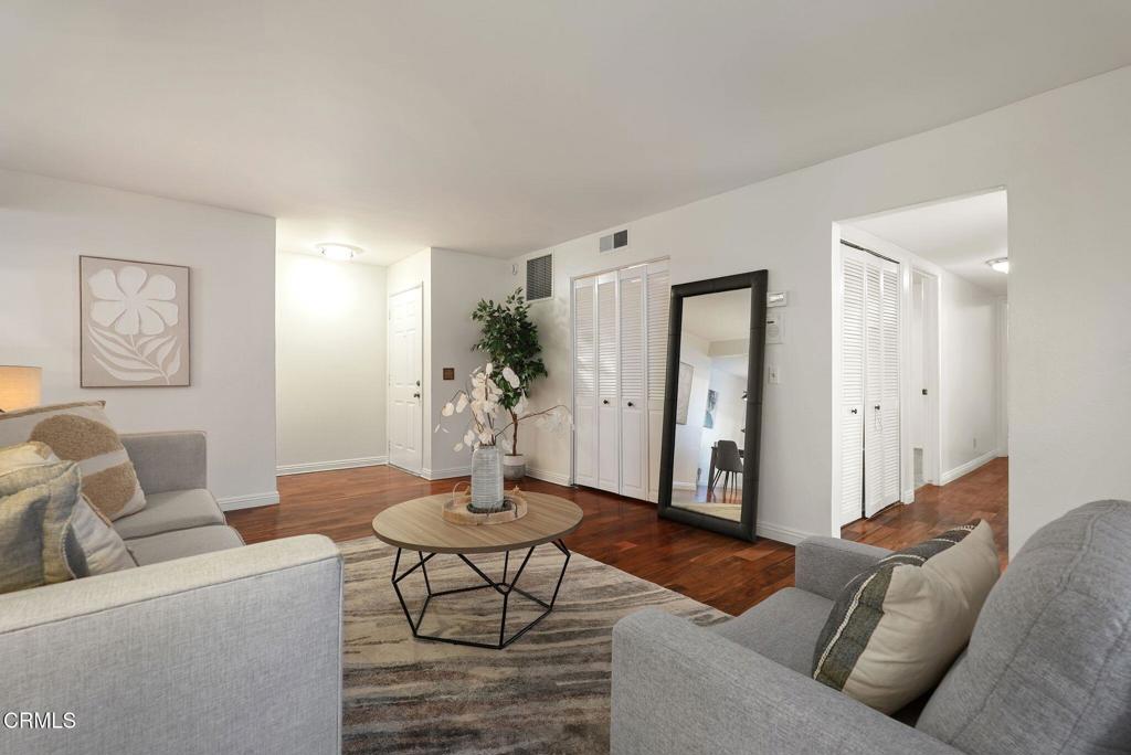 366 W California Avenue 6