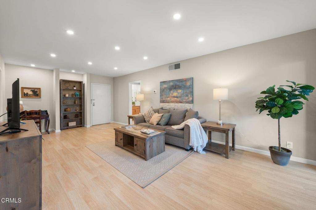 2386 E Del Mar Boulevard 304