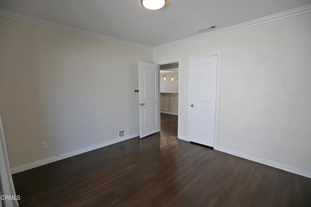 529 N El Molino Street