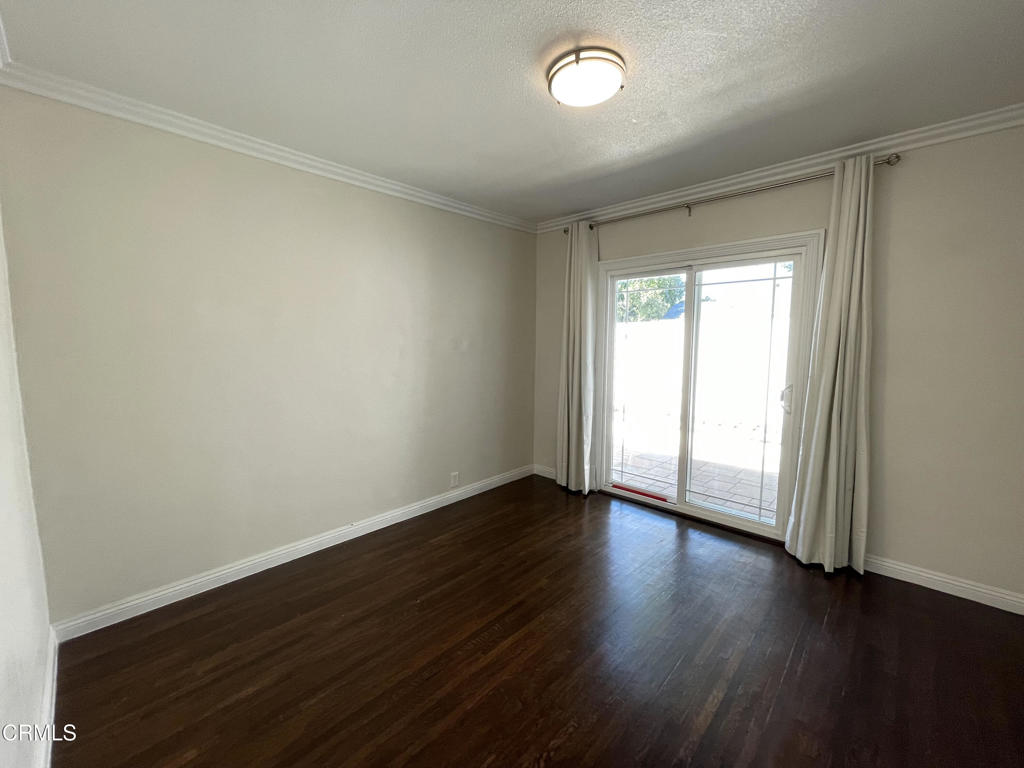 529 N El Molino Street