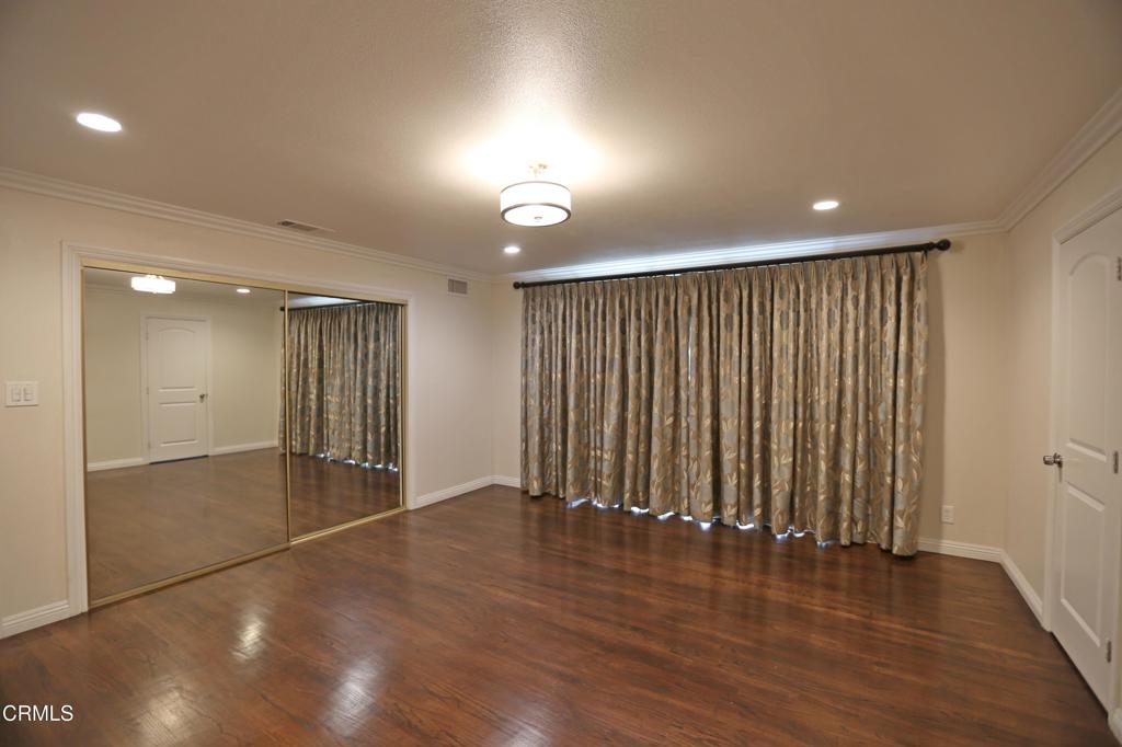 529 N El Molino Street