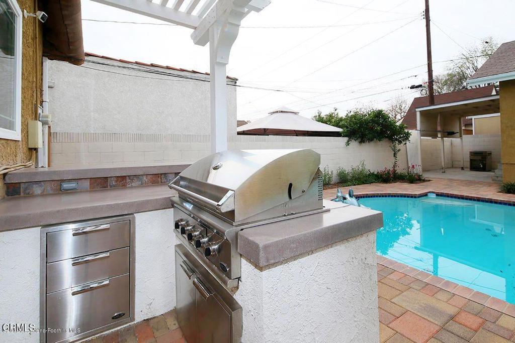 529 N El Molino Street