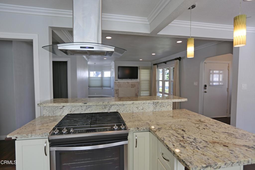 529 N El Molino Street