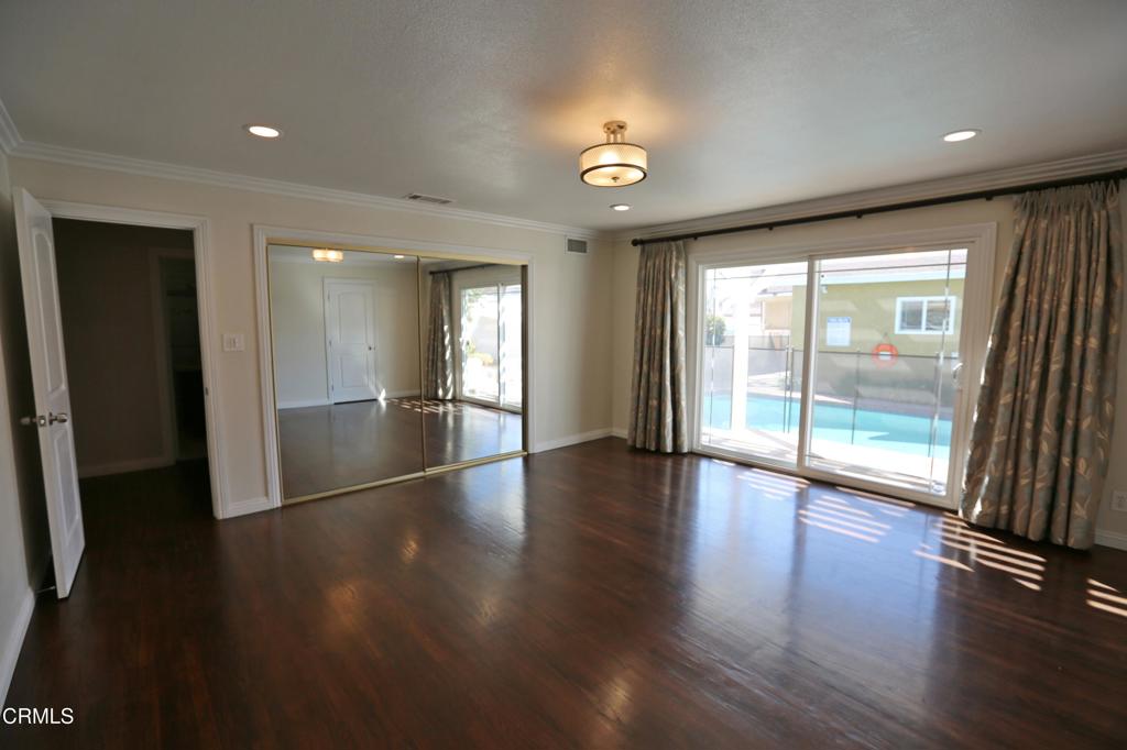 529 N El Molino Street