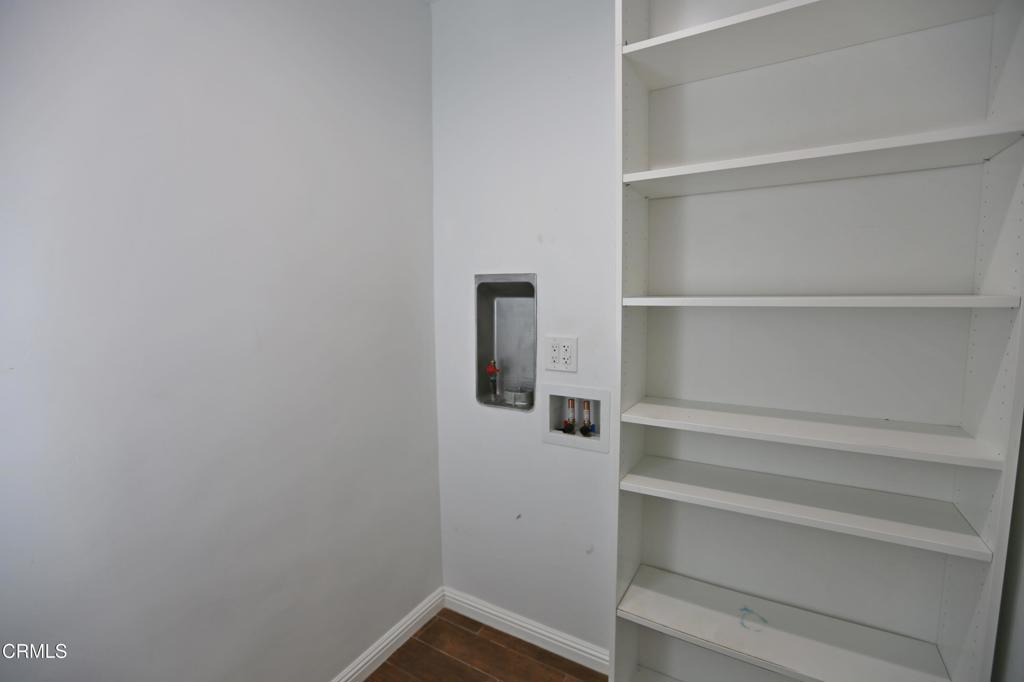 529 N El Molino Street