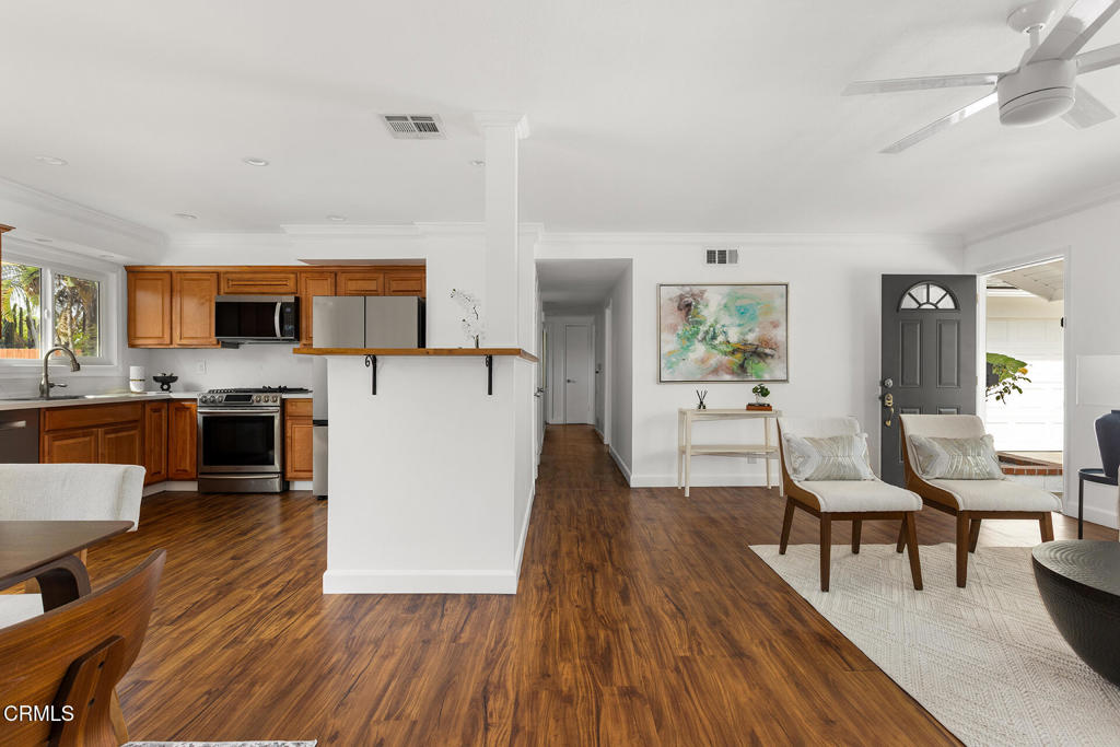 244 E Newburgh Street