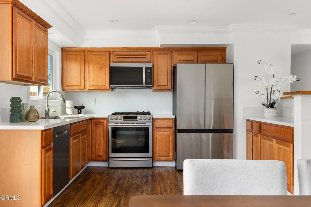 244 E Newburgh Street