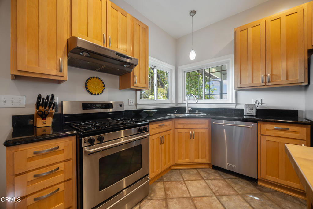 3432 Canyon Crest Road