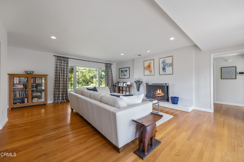 3432 Canyon Crest Road