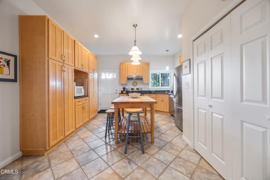 3432 Canyon Crest Road