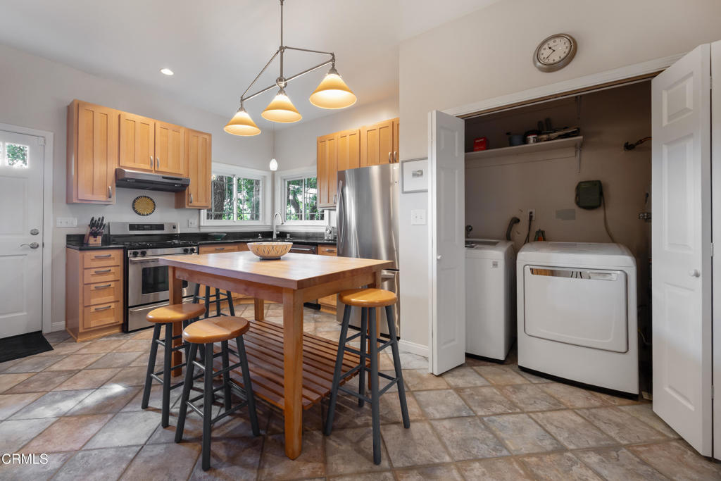 3432 Canyon Crest Road