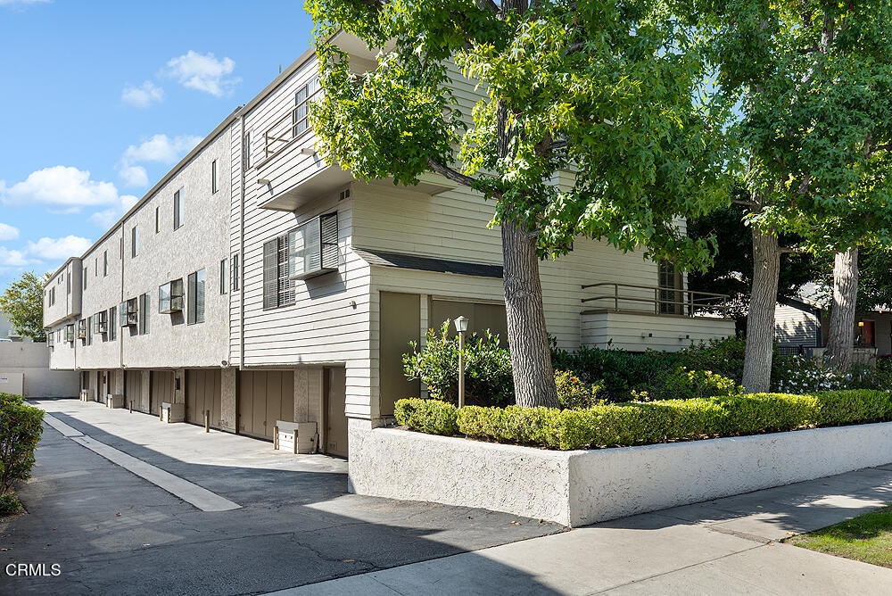 99 N Catalina Avenue 1