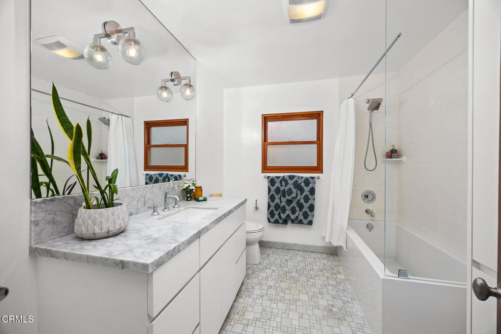 1121 Buena Vista Street