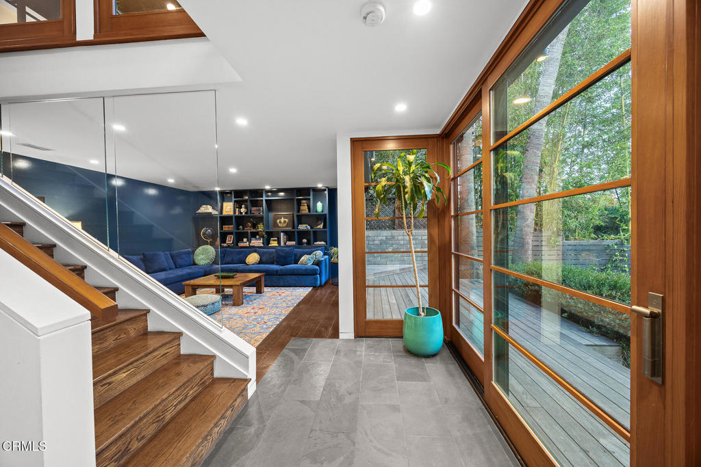 1121 Buena Vista Street