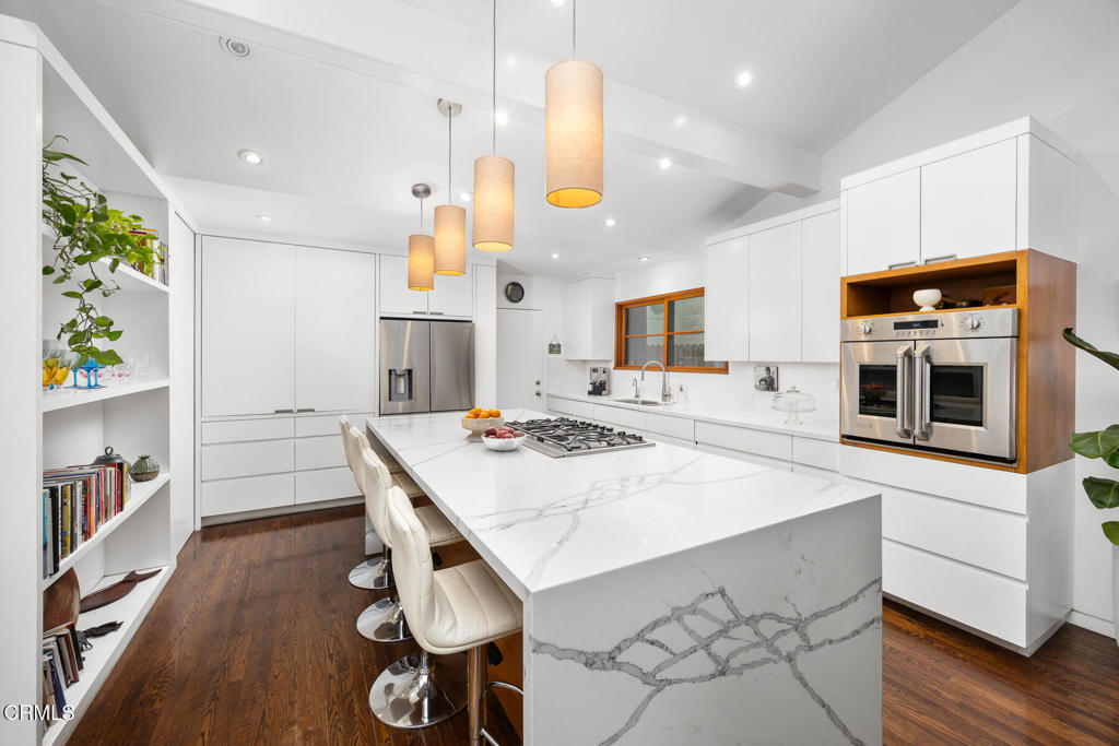 1121 Buena Vista Street