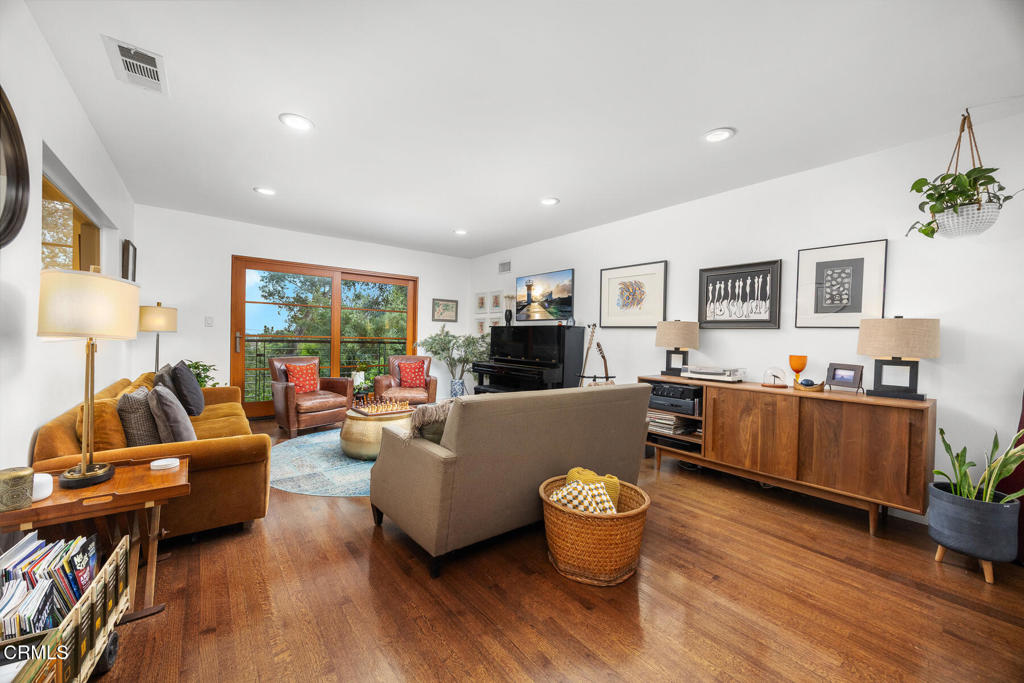 1121 Buena Vista Street