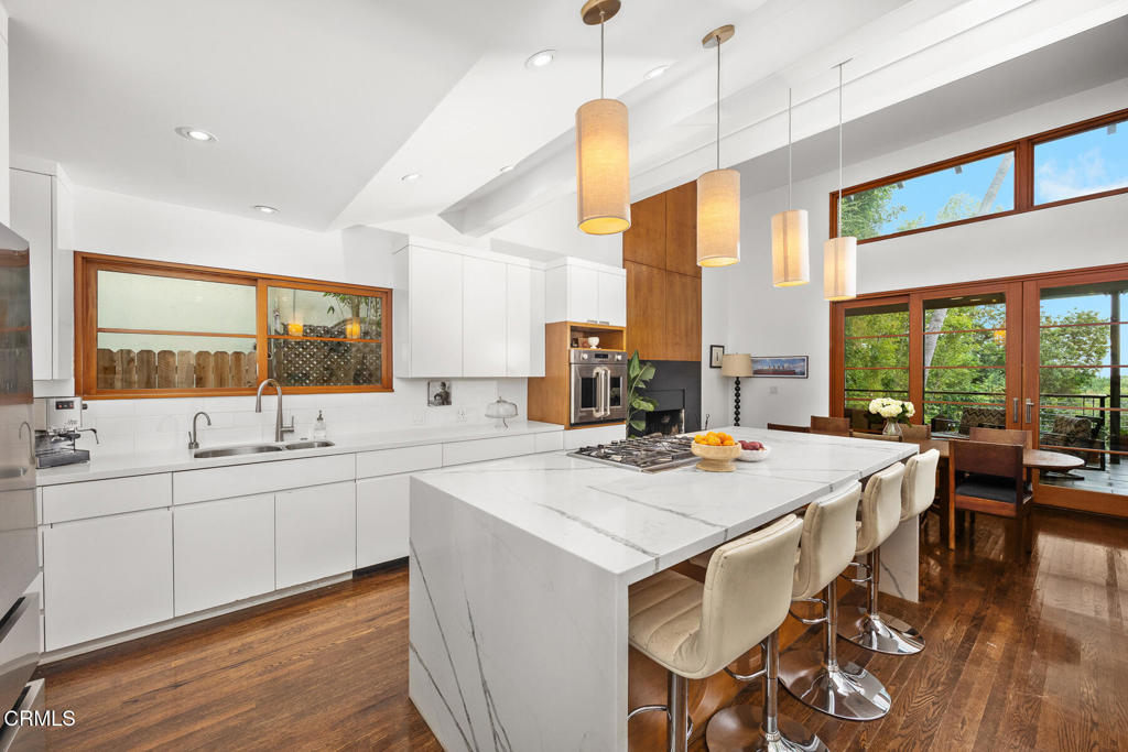 1121 Buena Vista Street