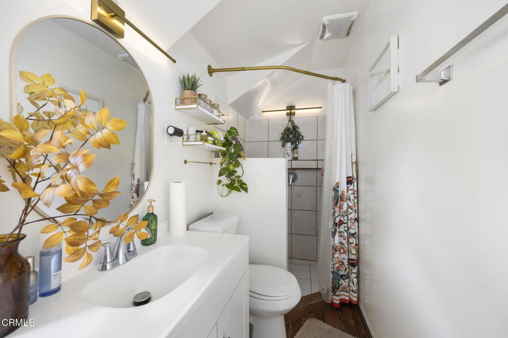 1065 E Mountain Street