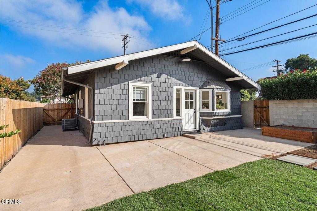 114 W 3rd Street