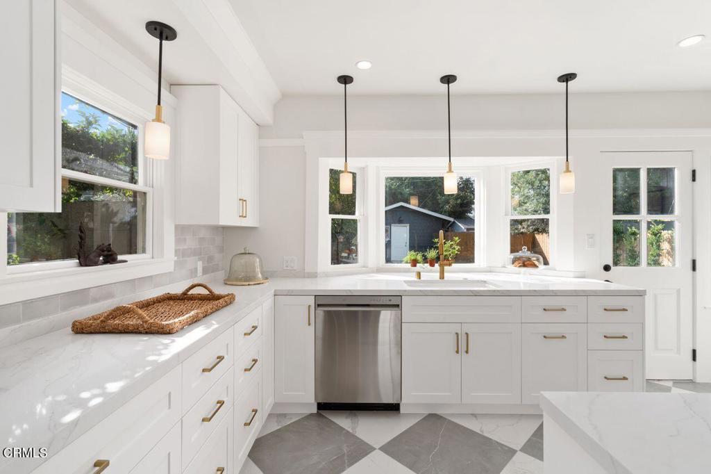 114 W 3rd Street