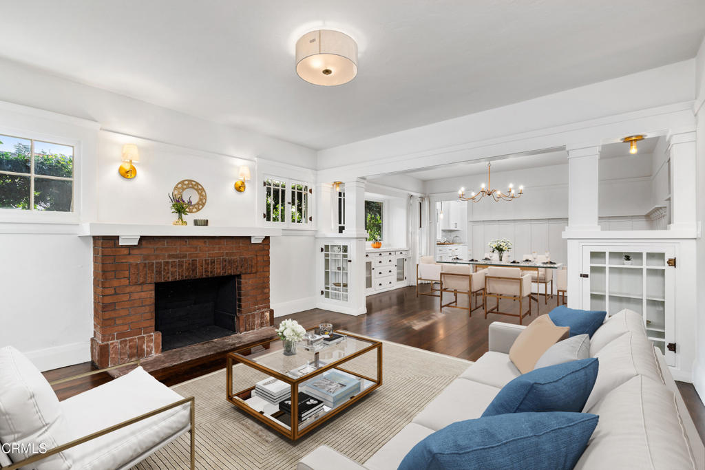 114 W 3rd Street