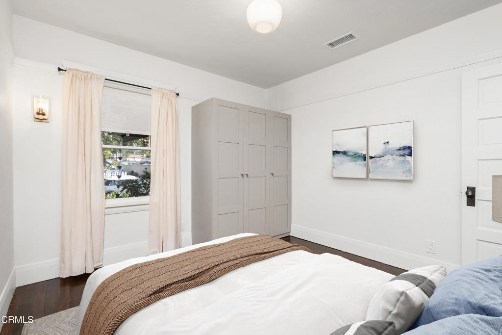 114 W 3rd Street