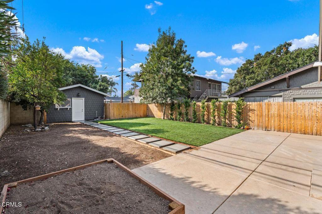 114 W 3rd Street