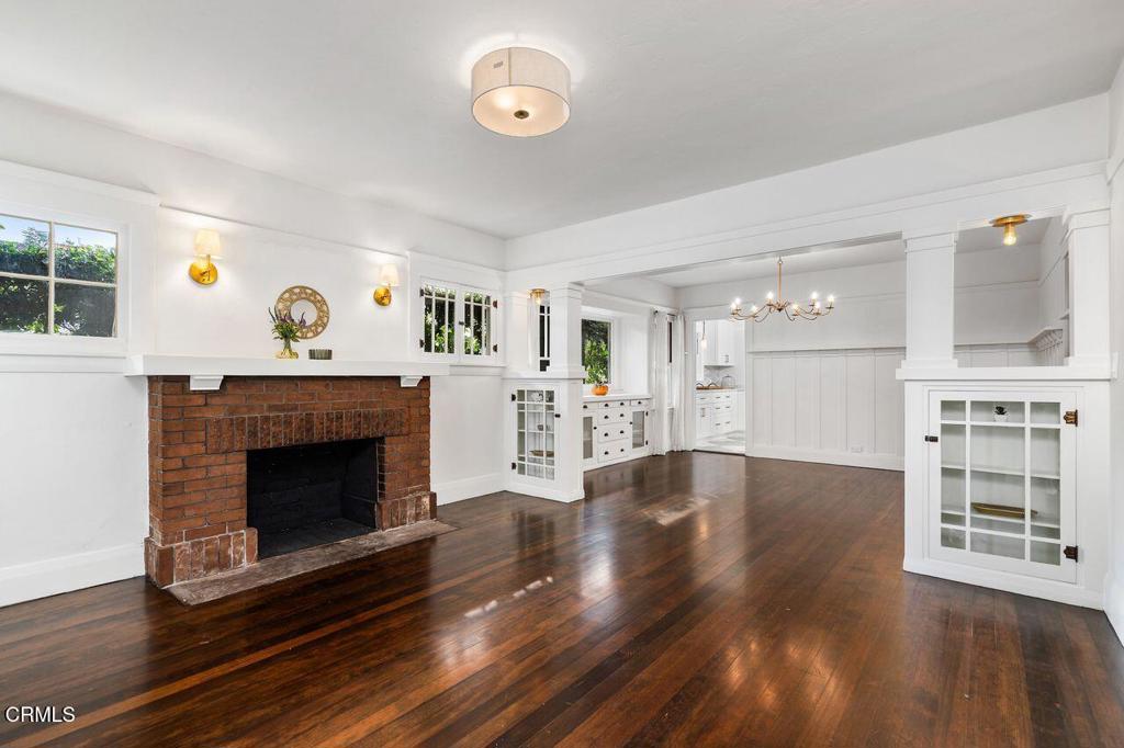 114 W 3rd Street