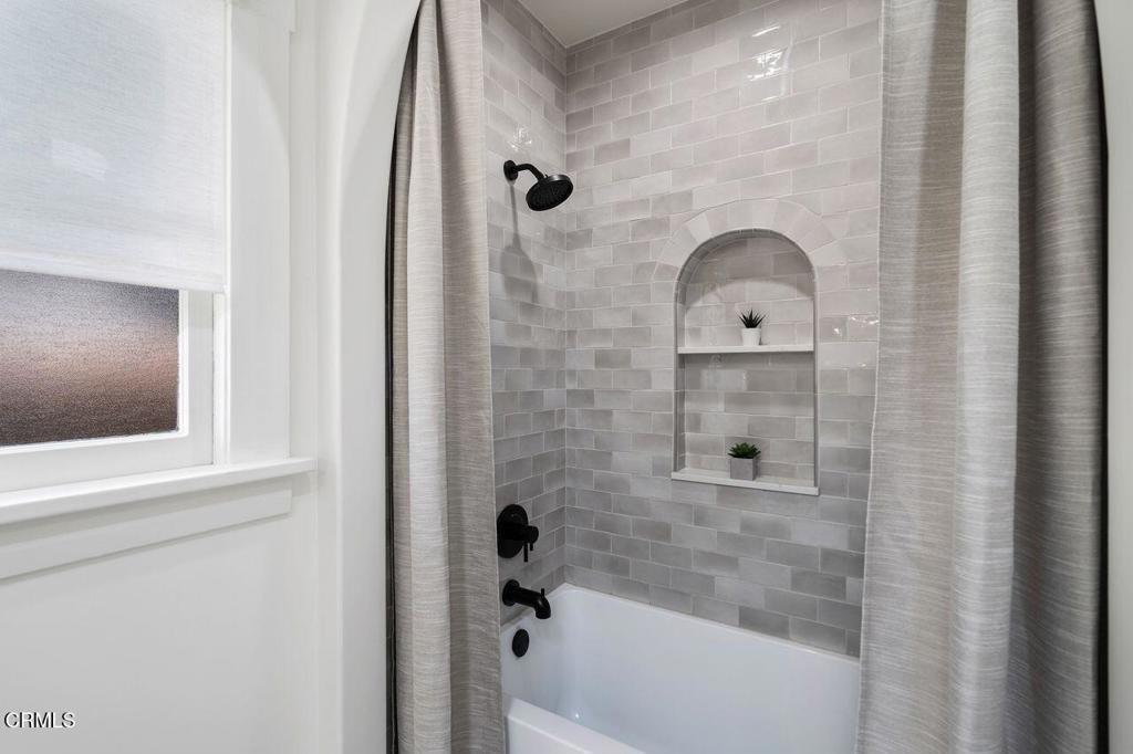114 W 3rd Street