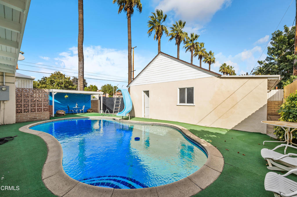 1100 S Stoneman Avenue