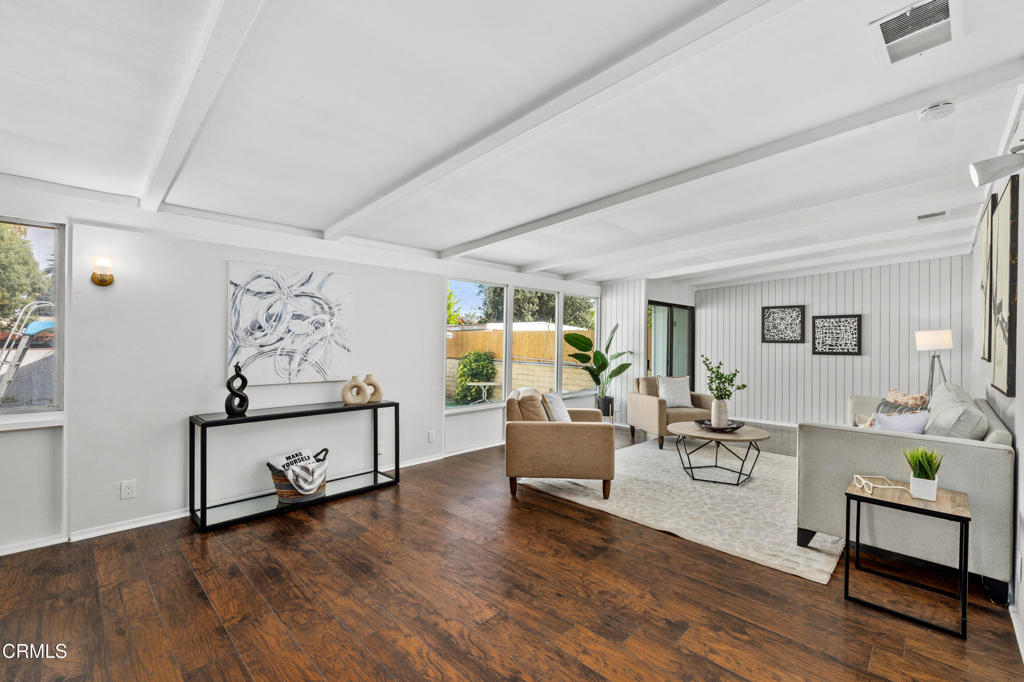 1100 S Stoneman Avenue