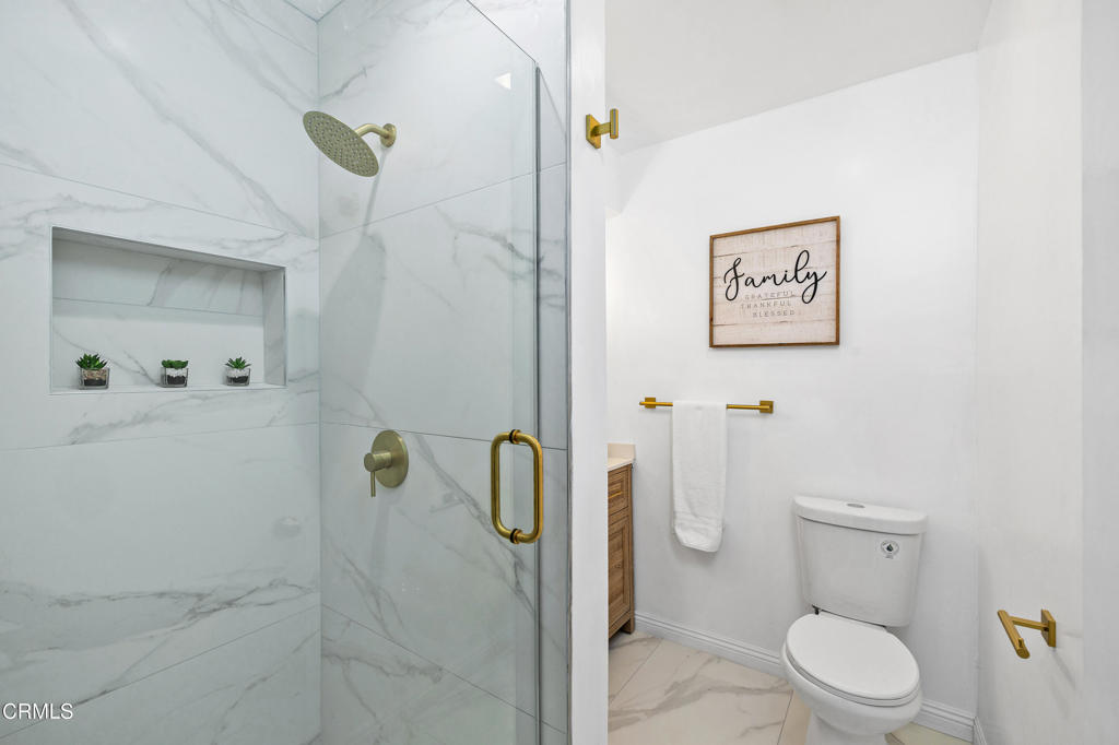 1100 S Stoneman Avenue