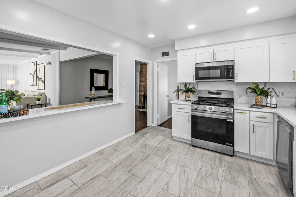 1100 S Stoneman Avenue