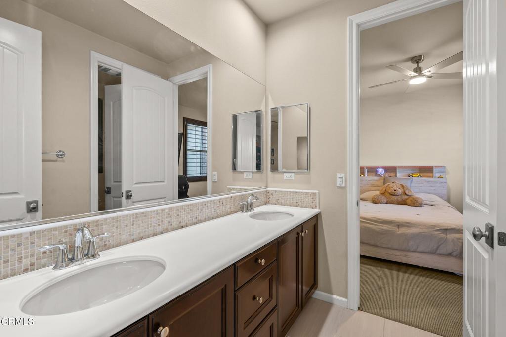 550 E Desert Willow Road