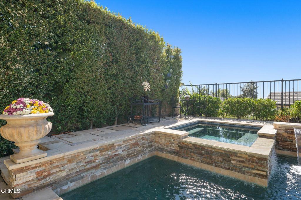 550 E Desert Willow Road