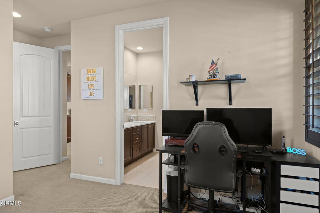 550 E Desert Willow Road