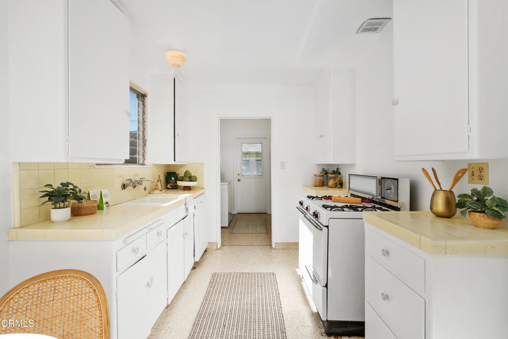 621 N Granada Avenue