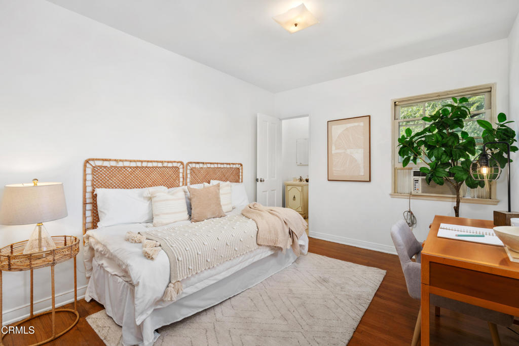 621 N Granada Avenue