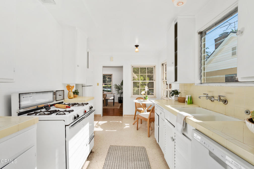 621 N Granada Avenue