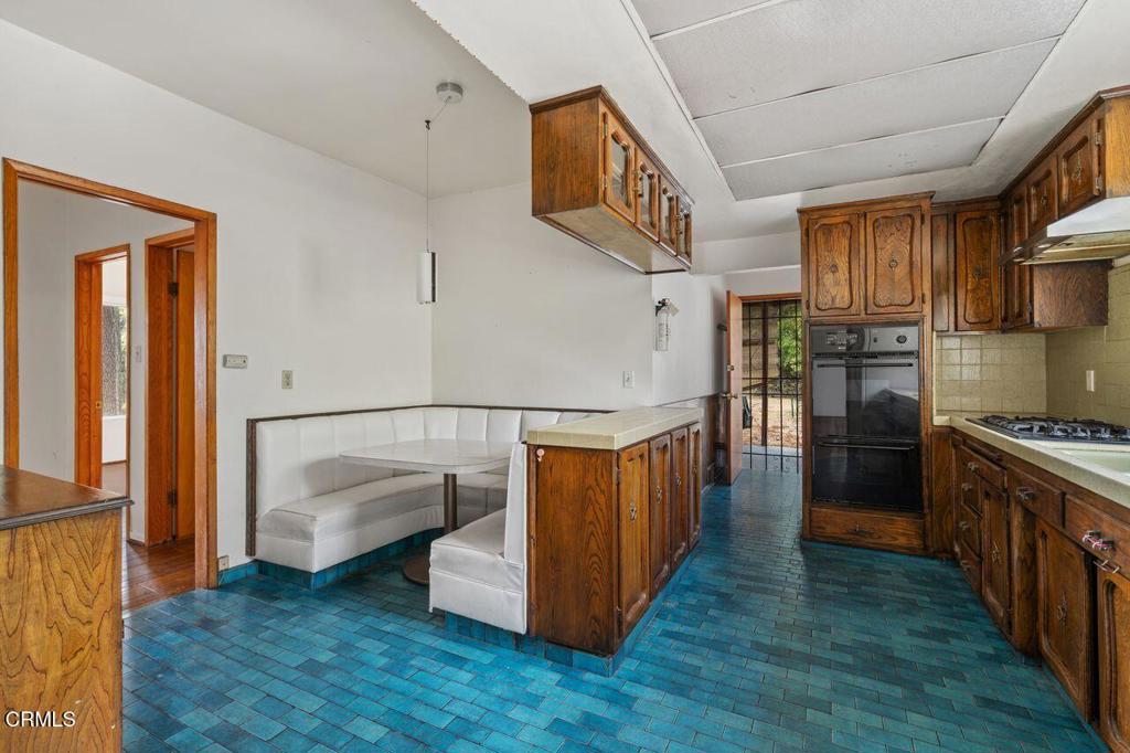 565 Sierra Madre Boulevard